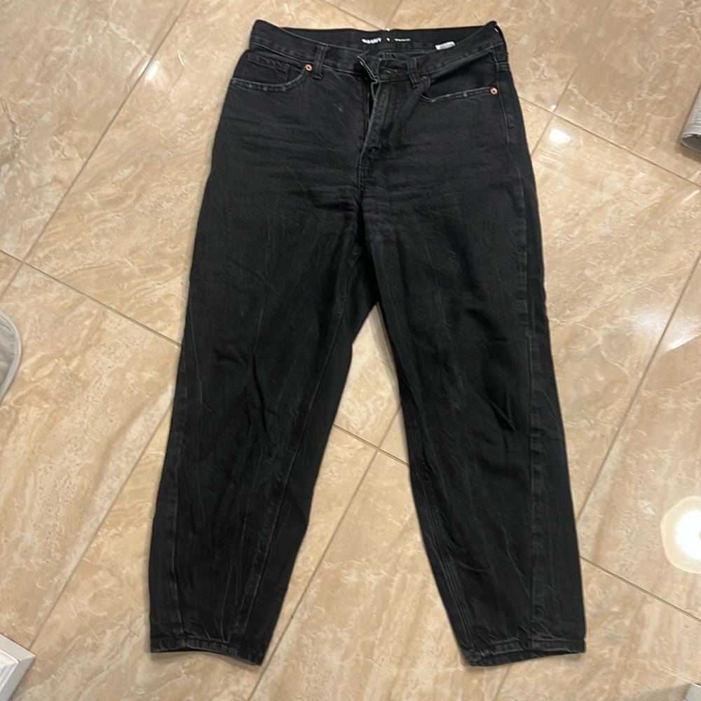 Old Navy Extra High Rise Balloon Jean, Black. size 8